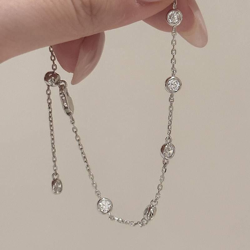 

Браслет с круглым кулоном из циркона, изысканный браслет с темпераментом легкой роскоши, модное нишевое универсальное ювелирное изделие высокого класса для женщин