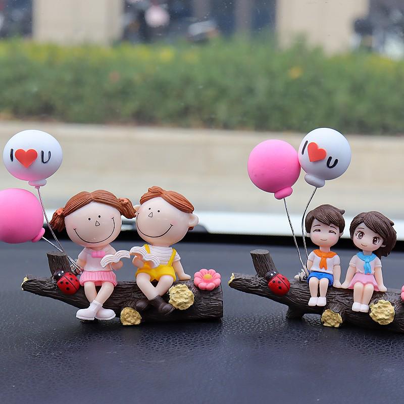 2025 Cute Tree Branch Couple Car Ornament for Center Console with Confession Balloon