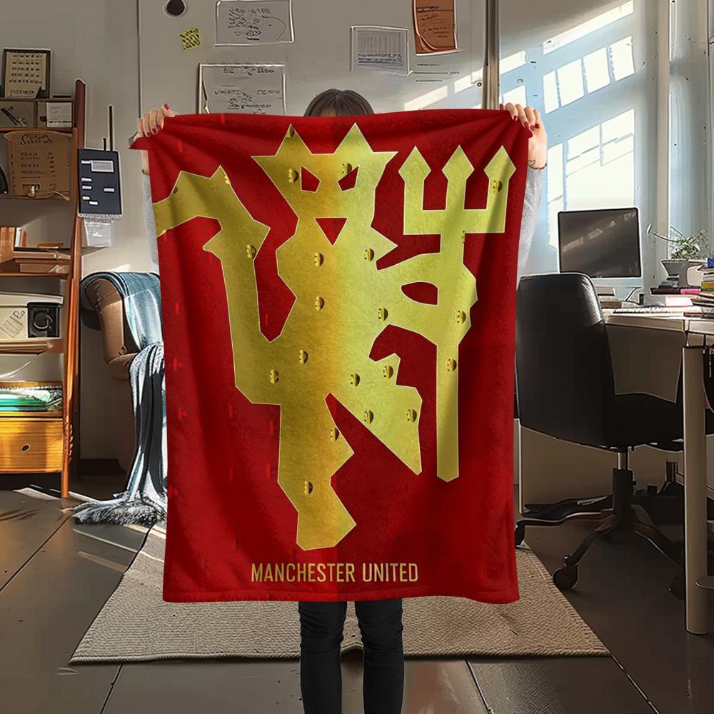 Man Utd Print FlAannel Blanket, High Quality Comfortable for All Seasons, Home Decor, Warmth and Comfort
