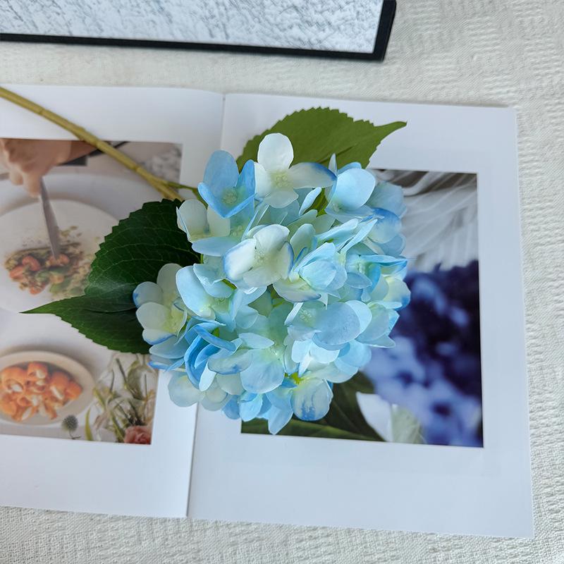 Hydrangea Artificial Flower Ornament for Living Room and Dining Table Decoration