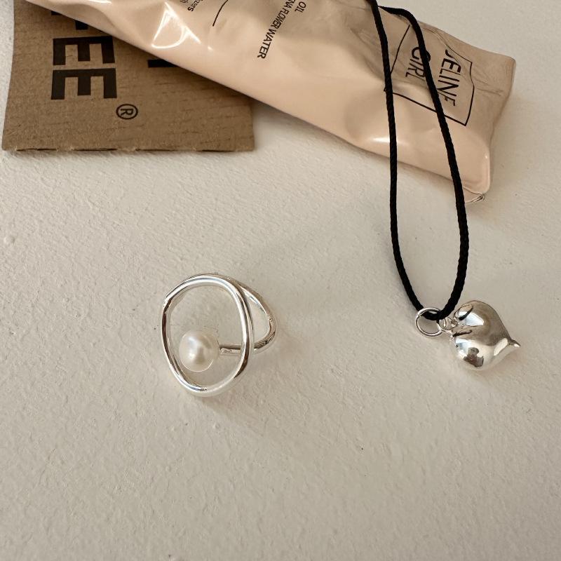 Trendy And Elegant Adjustable Pearl Ring For Women With Fashionable Geometric Elements