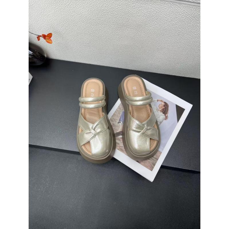 Fashion outer wear bag head design sense niche platform slippers women's summer new non-slip skirt platform shoes