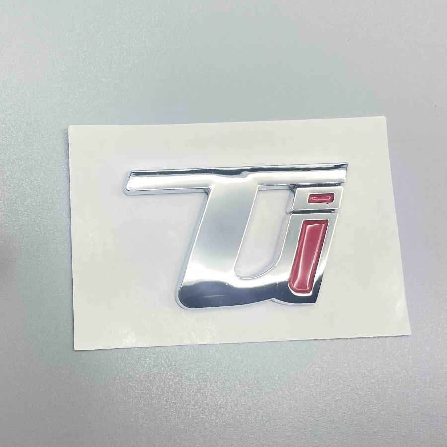 1 pièce Q4 Q2 GIULIA GIULIETTA STELVIO VELOCE Ti Badge Emblème Autocollants de Voiture pour Coffre Arrière Rénovation Étiquette de Coffre Logo Accessoires