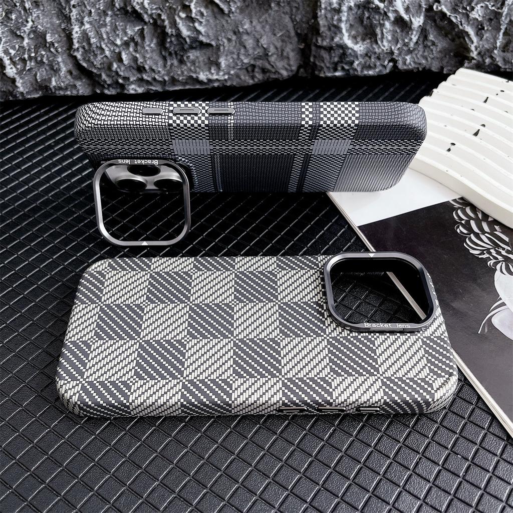 The Checkered British Magnetic Phone Case Is Suitable for IPhone15pro Cases, 14max Cases and Apple 16plus Cases