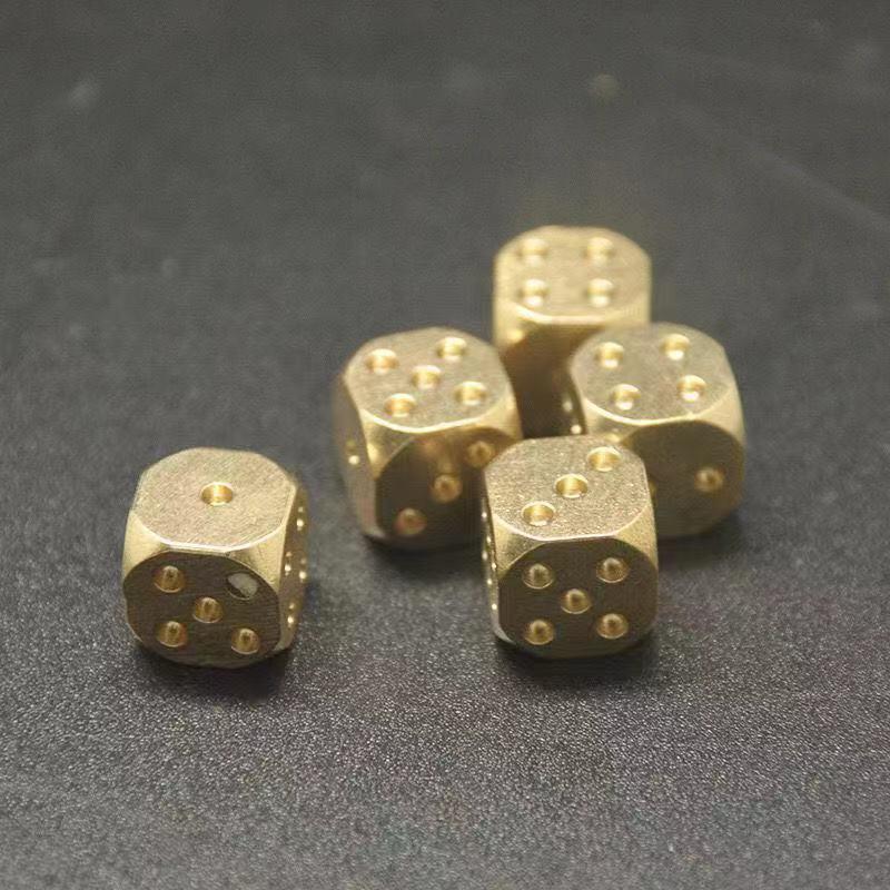 2pcs metal dice solid brass gold high-quality 6-sided game dice hand polished stress relieving family party 15mm toy creative
