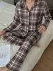 Set pigiama cardigan natalizio da donna autunno/inverno con revers e maniche lunghe.