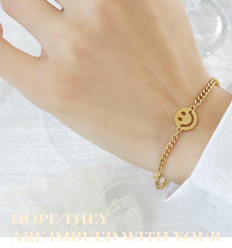 18K Gold Smiley Face Bracelet - European & American Design, Titanium Steel, Simple & Versatile (E141)