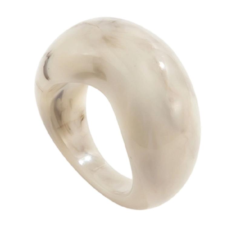 Artistic Curved V Shape Statement Ring Lightweight Resin Construction Graduated Color Unisex Jewelry Accessory