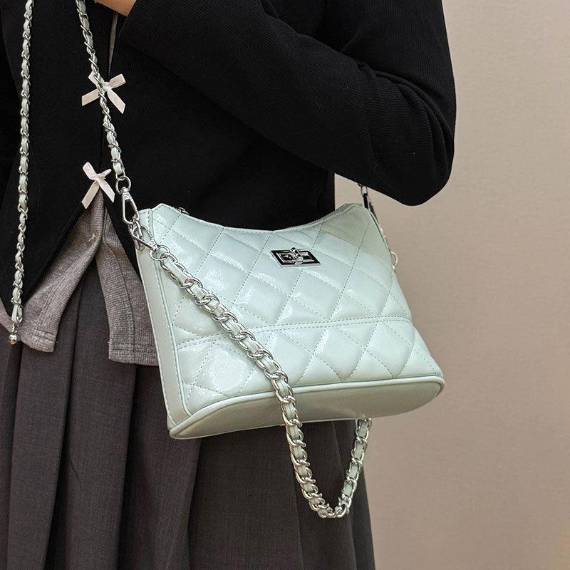 Spring and Summer New Niche Fashionable Xiaoxiang Rhombus Chain Bucket Bag Women's Versatile Commuter Shoulder Messenger Bag