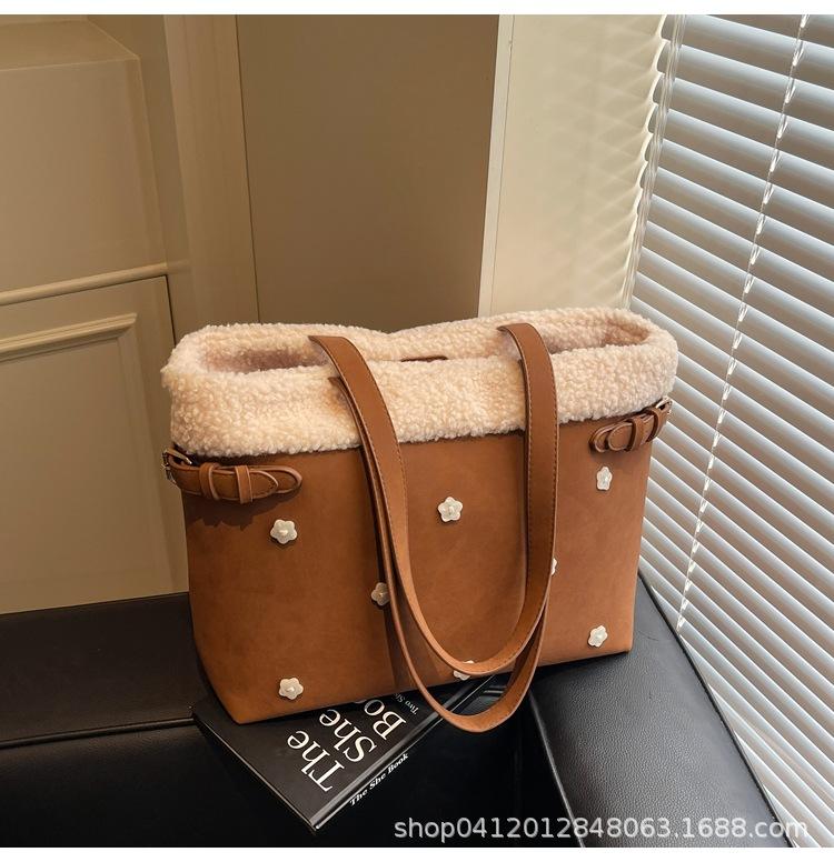 

Сумка Зимняя Премиум Сумка Под Мышку Женская Сумка 2025 Новая Замшевая Сумка-Тоут Модная Меховая Сумка коричневый