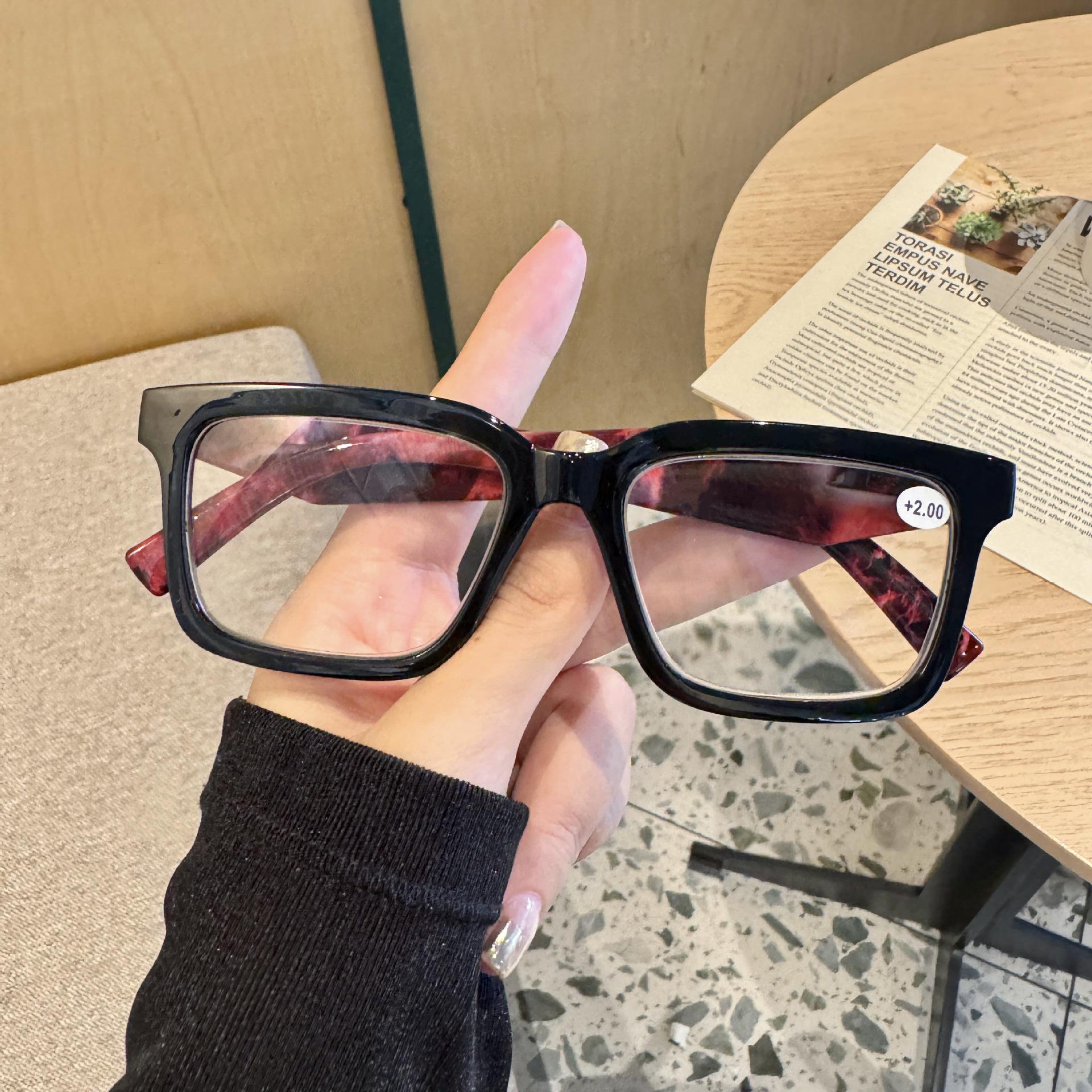 

Модные унисекс очки для чтения: Квадратная оправа с цветочным декором, облегающая лицо, с высококачественными пружинными дужками, большая оправа +3.00