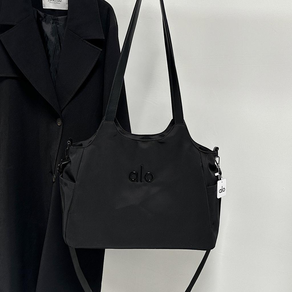 New yoga bag, single-shoulder tote bag, large-capacity, versatile for commuting, waterproof nylon bag, popular storage item