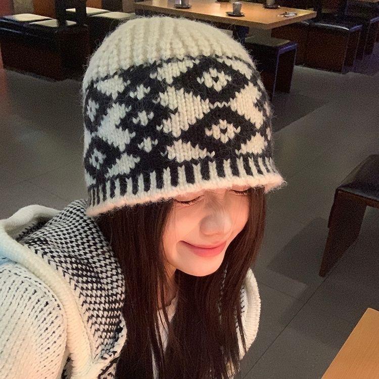 Bucket hat women's knitted basin hat autumn and winter versatile face small wool hat cover face bucket hat women