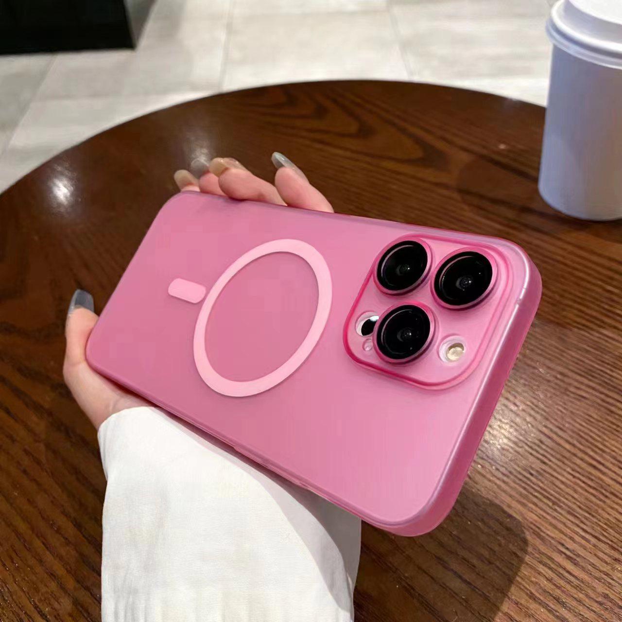 

Магнитный матовый полупрозрачный противоударный жесткий чехол для iPhone 17 Pro iPhone 13