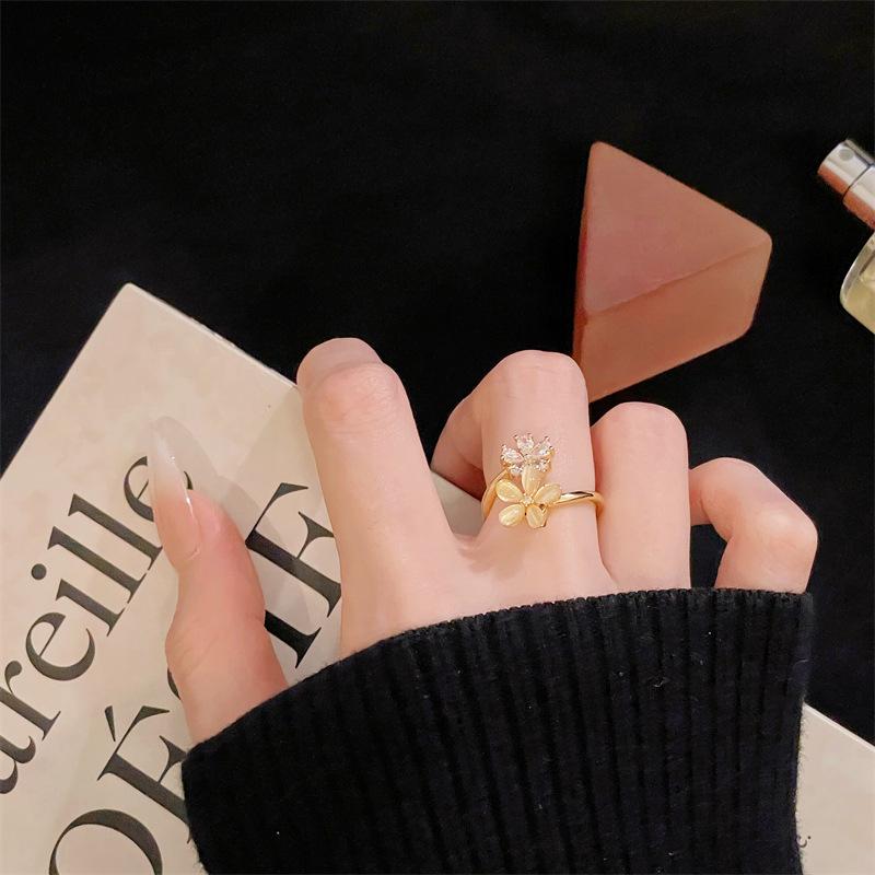 Medieval Vintage Retro Rotatable Opening Ring Imitation Chalcedony Light Luxury High Sense Personality Index Finger Ring Female