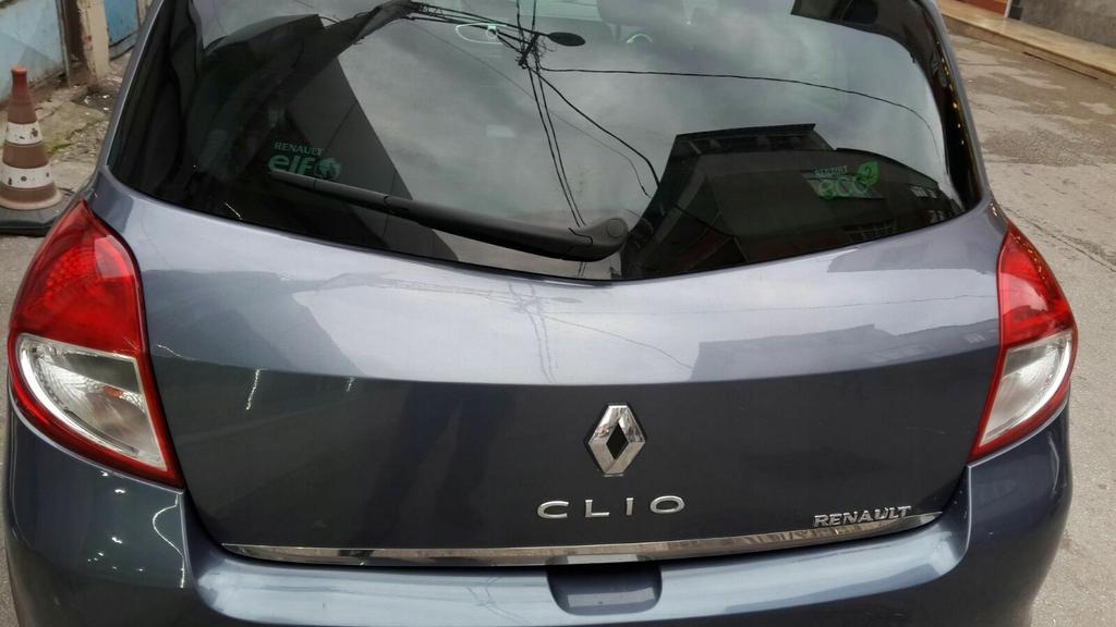 Renault CLIO III Chrome Trim On the Tailgate