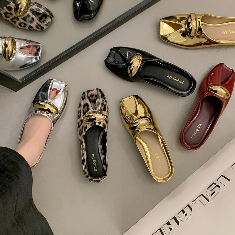 Fashion 2025 Summer Peep Toe Women's Modern Slippers Fashion Square Toe Low Heel Metal Decoration Sandals Outdoor Dress Daily Slippers