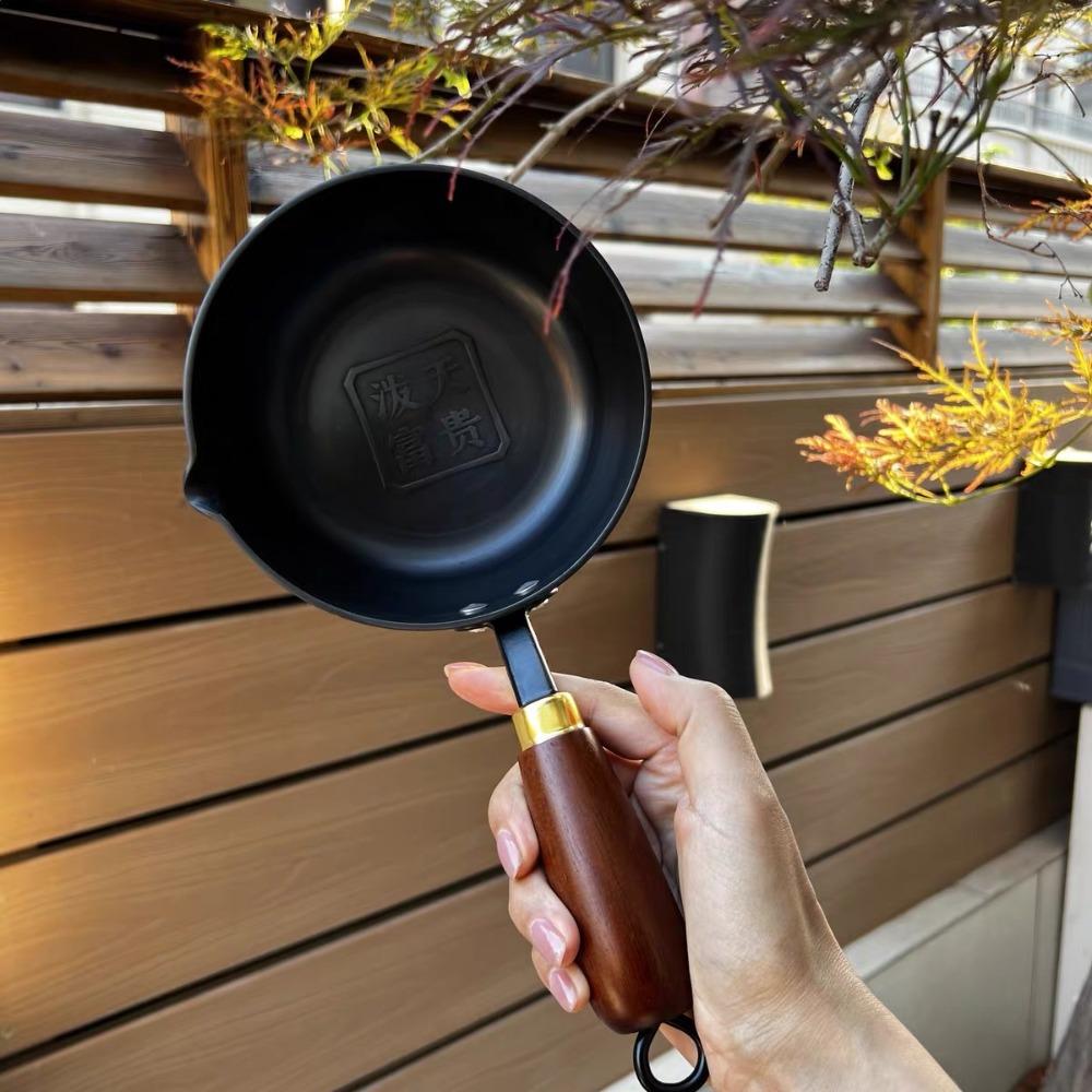 Uncoated Oil Splashing Pot Wooden Handle Omelette Pan Universal Butter Melting Pot  Stove