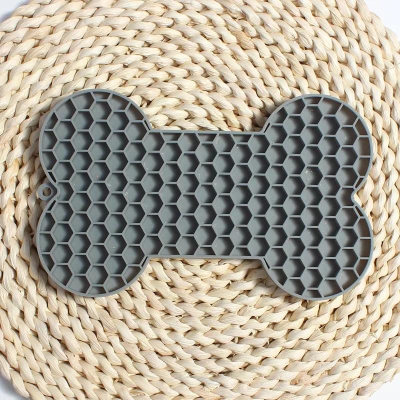 1PCS bone type silicone licking pad for cats and dogs, slow feeding pad for pets, slow feeding pad