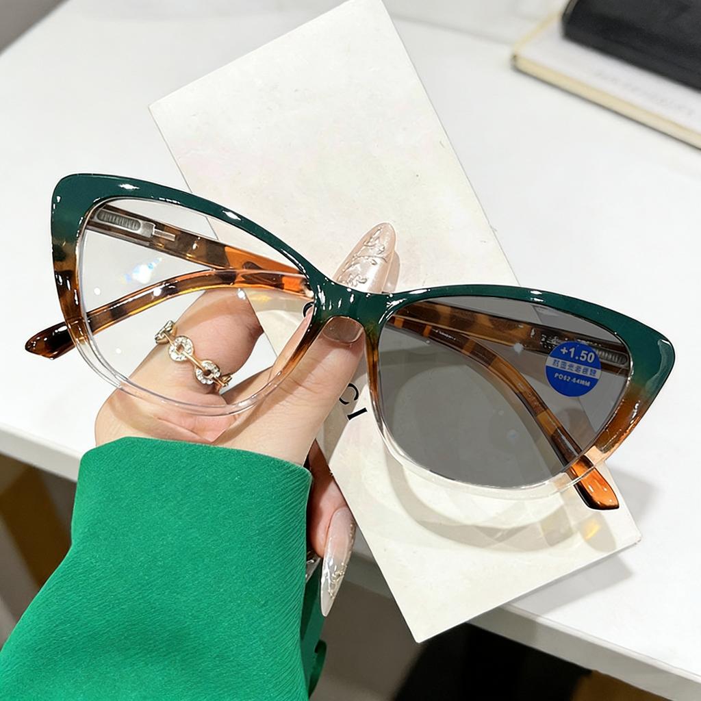 New Fashion Cat Eye Photochromic Women's Myopia Glasses Outdoor Ultra Light Neutral High Quality Anti Blue Light Glasses