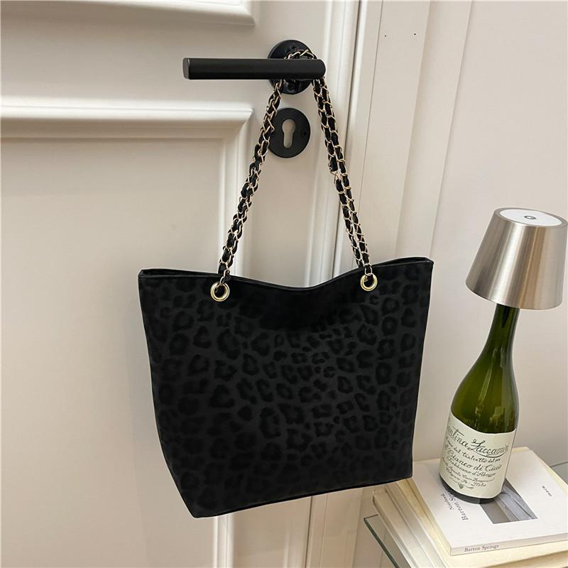 

Fashi Leopard Print Shoulder Bag Women Large Capacity Crossbody Commuter Handle Bag Textured Casual and Simple Storage Bags чёрный