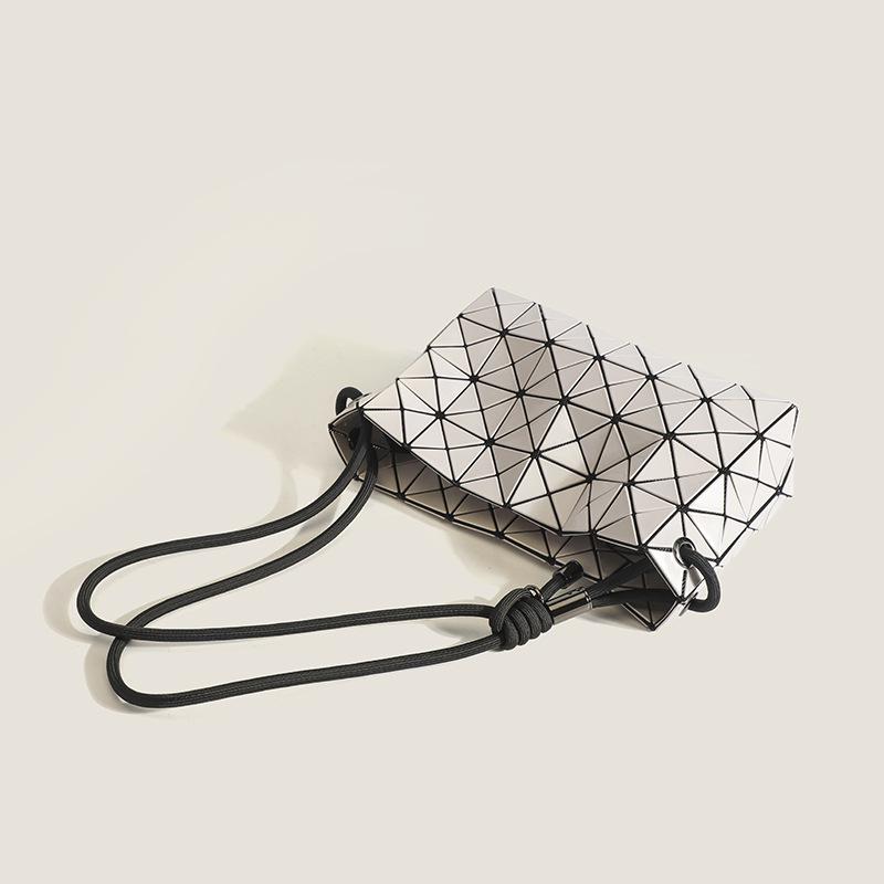 2026 Trendy Geometric Rhombus Women's Shoulder Bag: Fashionable, Simple Drawstring Design