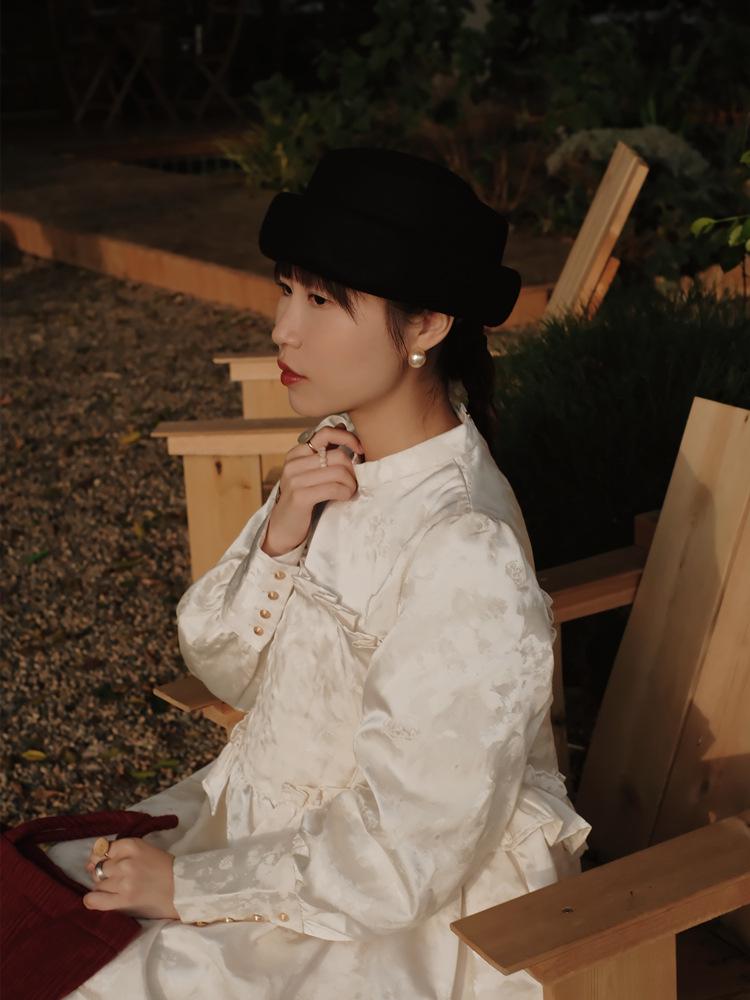 Elegant Women's Wool Felt Beret - Japanese Retro, White/Black/Brown/Camel, Autumn/Winter, French Style with Rolled Brim