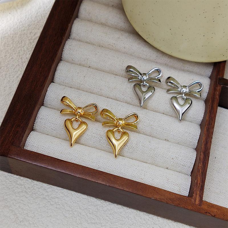 

18K Gold French Bow Heart Drop Earrings - Versatile Retro Style for Women золотой