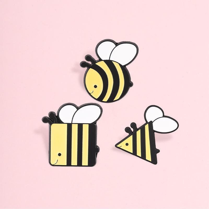 Creative Cartoon Geometric Bee Badge Premium Alloy Animal Pin for Clothes Bag Lapel Decor Unique Gift for Friends Students