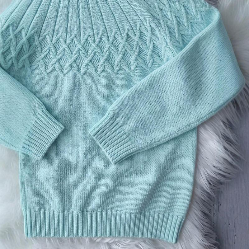 Women's Plus Size Turtleneck Sweater for Fall and Winter