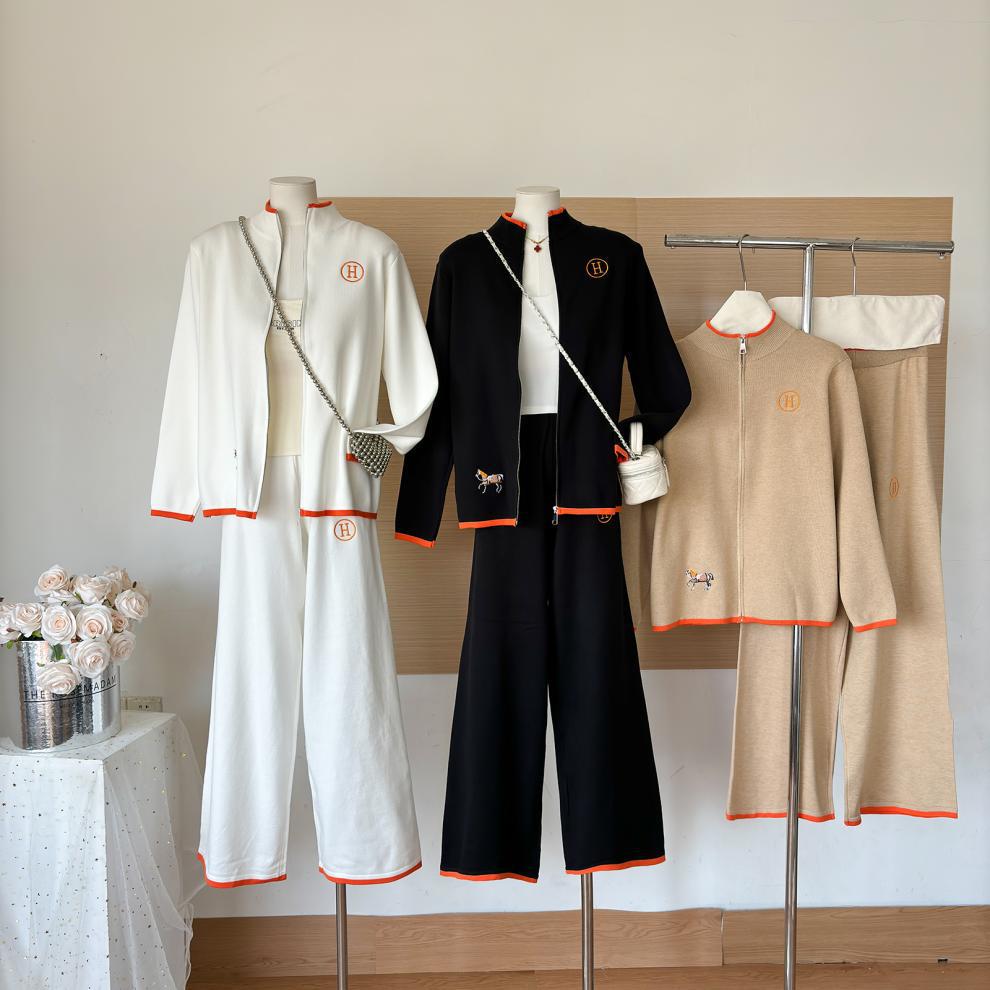 European-American Prancing Horse Embroidery Color Block Knit Outerwear & Pants Set