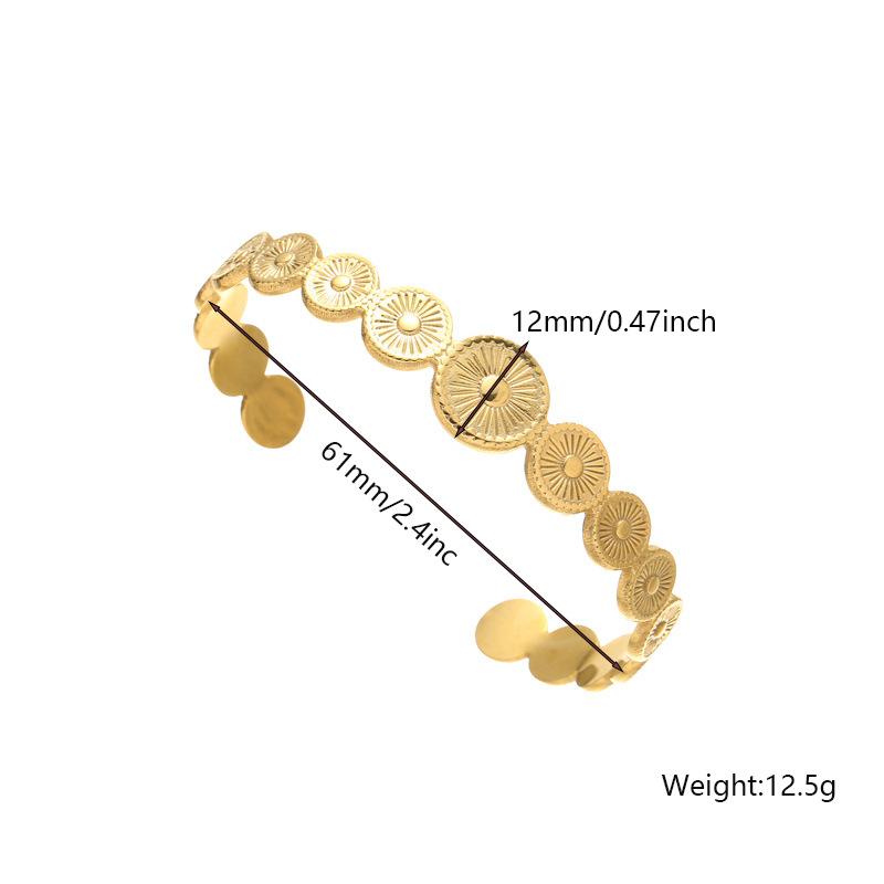 Vintage Geometric Openwork Titanium Steel Bracelet for Women Luxurious Fade-Resistant Stainless Steel Bracelet Creative Jewelry