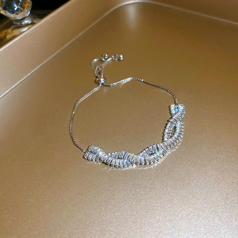 Pulsera coreana ajustable de flor de rombo de circón - Joyería elegante y versátil para mujer