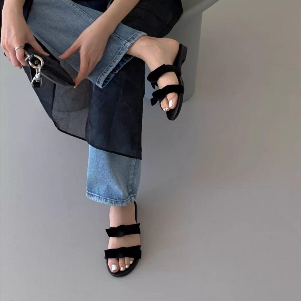 Slippers for Women 2025 Summer Bow Tie One and Double Straps Flat Sandals Womens Beach Wear Open Toed Round Toe Slippers/sandals