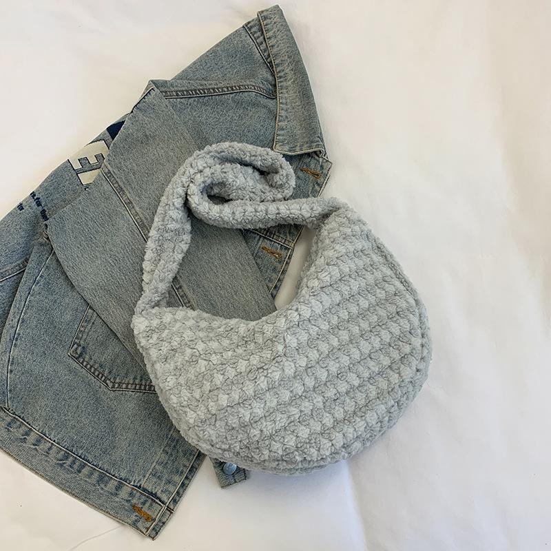 

Новая плиссированная сумка Cloud Big Bag Casual Personality Большая вместительная сумка через плечо Niche Design Fashionable Oblique Span Bag