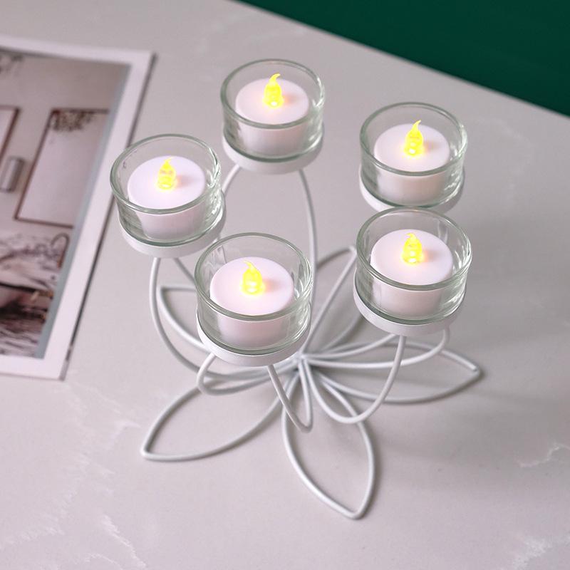 Romantischer Retro-Stil Eisen Kerzenhalter Tischdekoration Ornament für Candlelight-Dinner Metall Requisiten