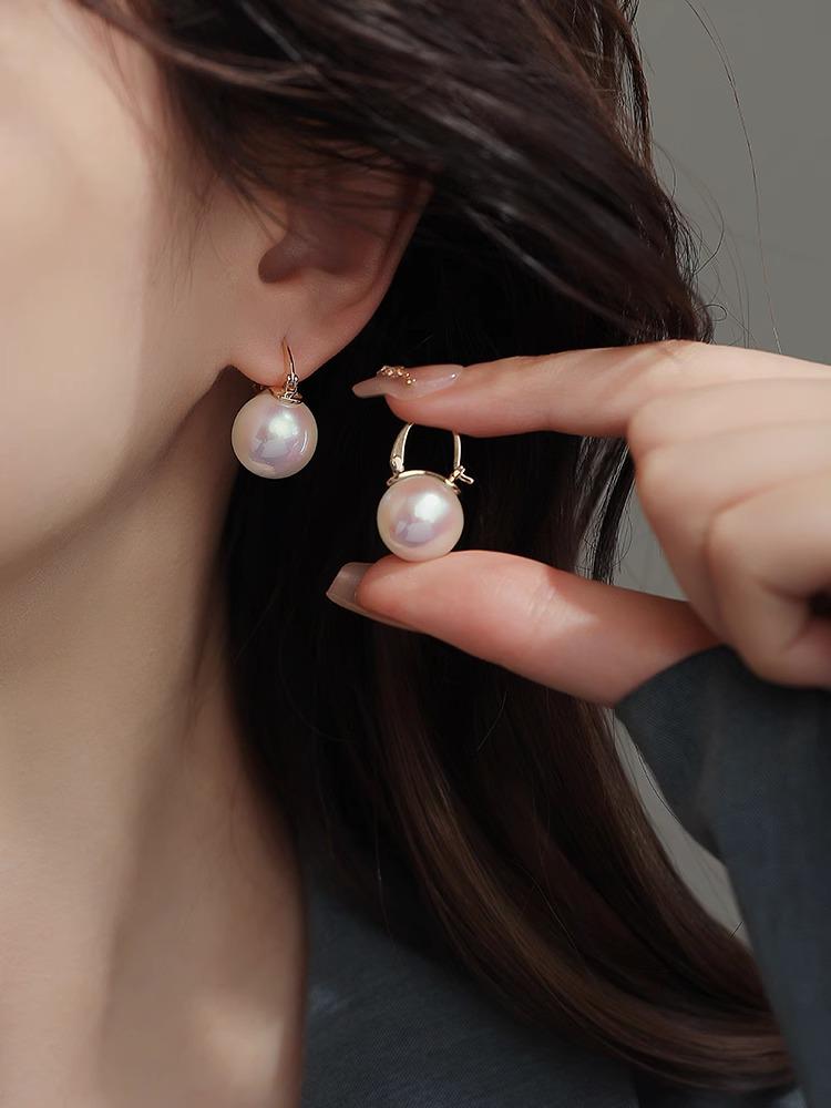 French High-End Australian South Sea Pearl Ear Cuffs: Luxury Women's Niche Design Socialite Earrings.