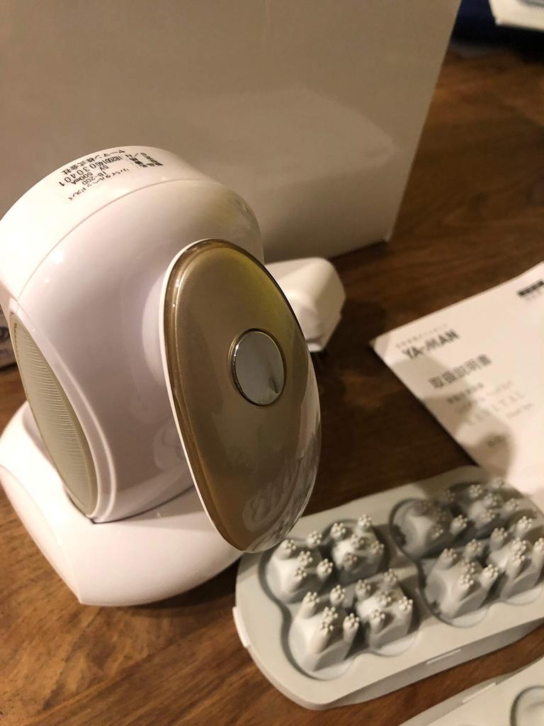 Revitalizačná masáž hlavy <YA-MAN>