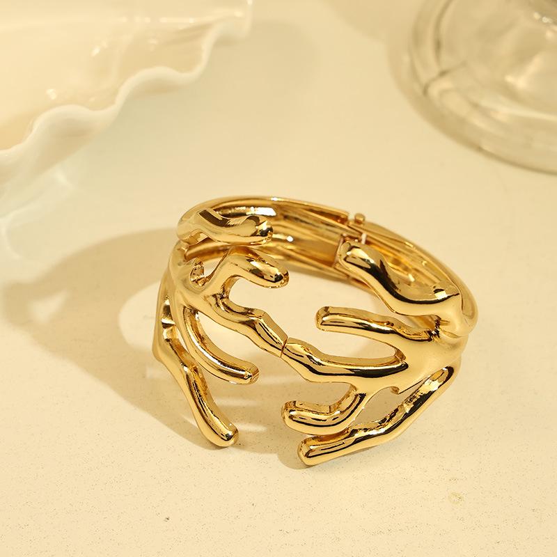 Exaggerated Design Women's Luxury Alloy Bangle with Open End