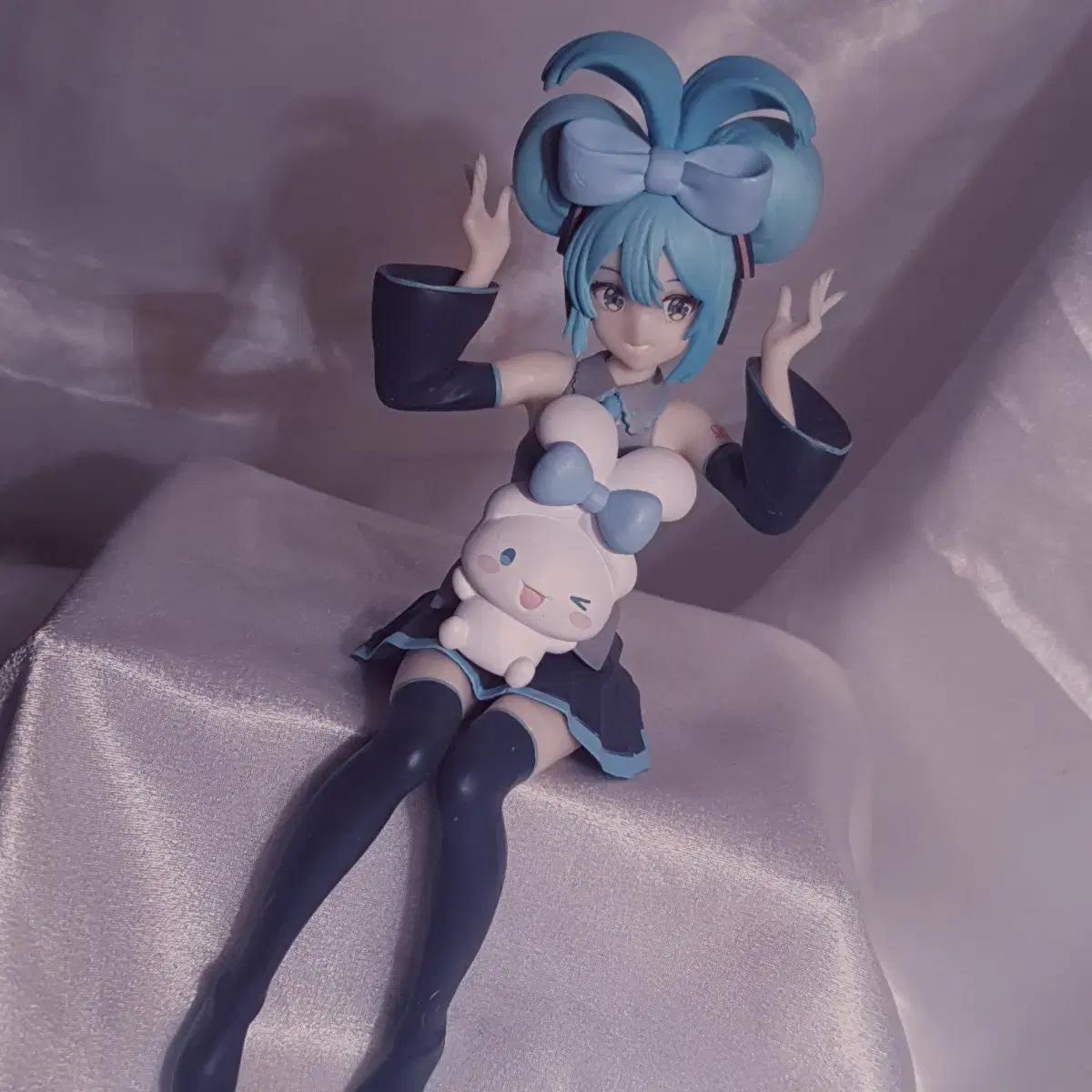 

Vocaloid Hatsune Miku Cinnamoroll Collaboration Beautiful Girl Figure Noodle Stopper