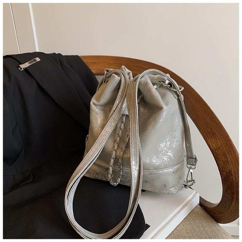 

Large capacity backpack women s fashion chain drawstring bucket bag leisure niche new travel backpack