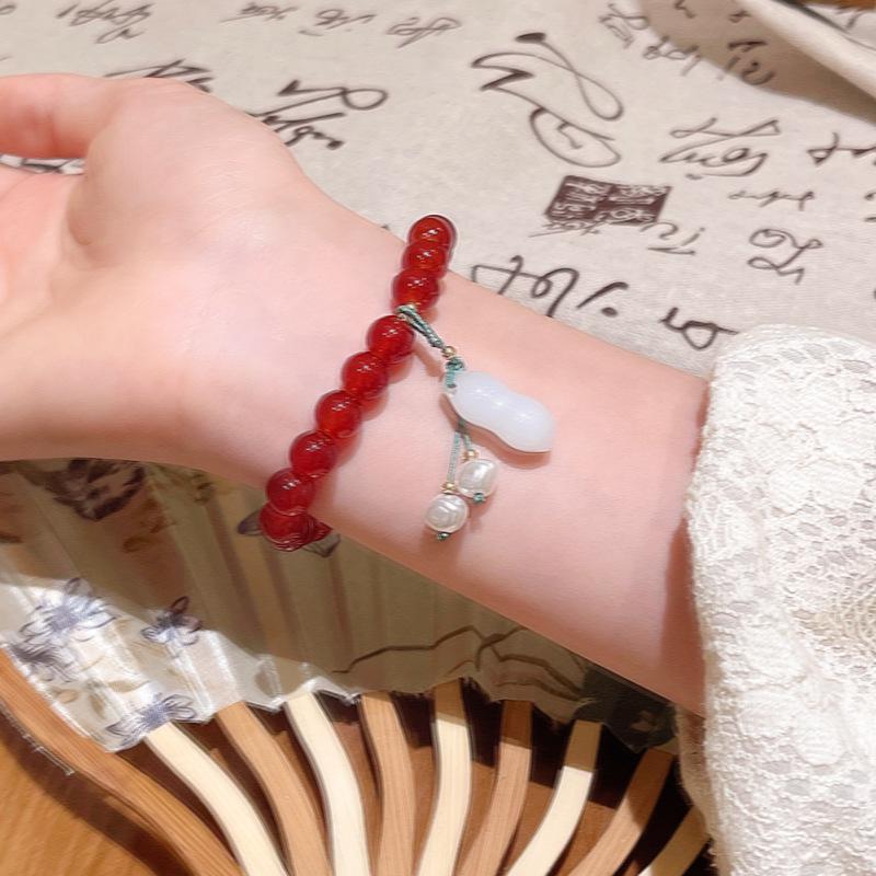 Summer Beaded Bracelet: Women's Elegant Fresh Creative Niche Jewelry