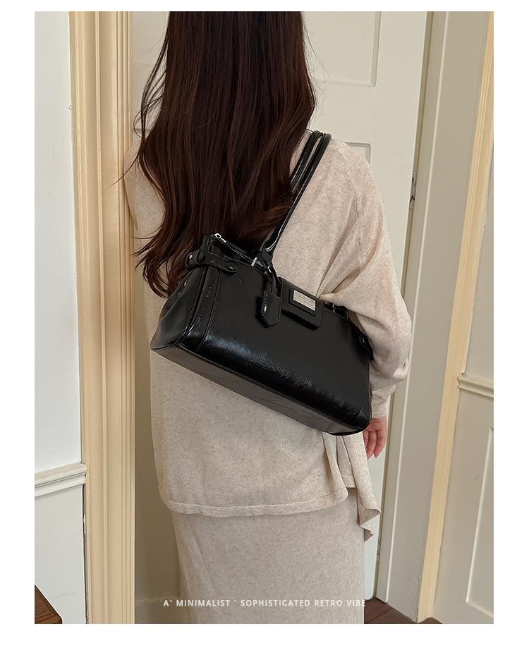 Vintage Retro Leather Baguette: High-capacity Lock Briefcase Handbag