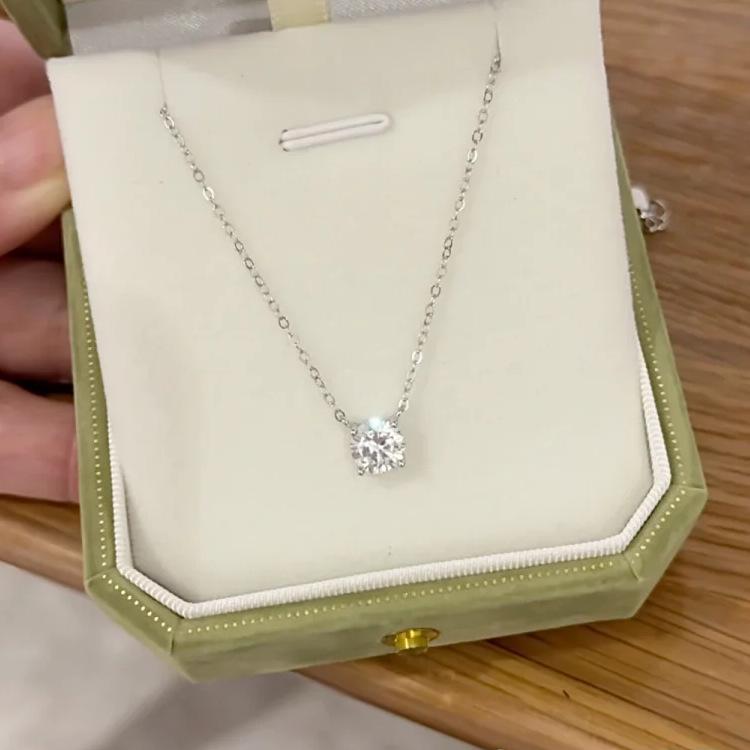 S925 Sterling Silver Moissanite Women's Necklace: Simple Luxury Four-Prong Pendant Clavicle Chain Jewelry
