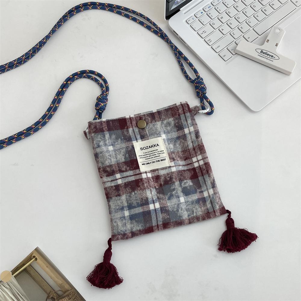 Niche Fringed Mobile Phone Bag Spring and Summer New Shoulder Messenger Bag Fan Walking Bag Retro Plaid Bag