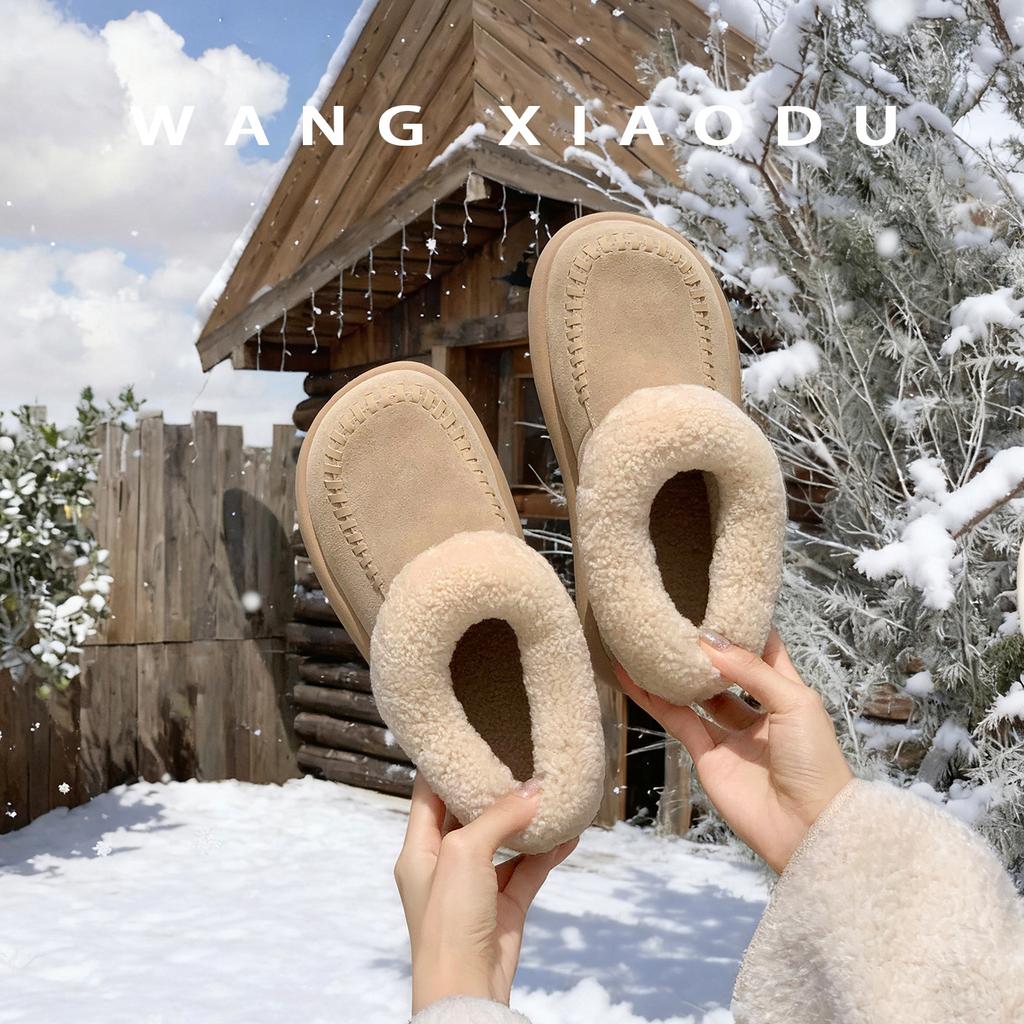 In the winter of 2025, the new French retro outer wear round head thick-soled snow boots for women are versatile and velvet warm short boots for women