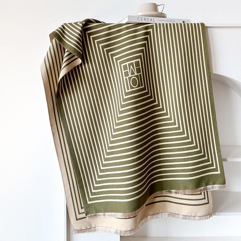 

Geometric stripes are contrasting colors, double-sided imitation cashmere scarf, winter high-end warm shawl 185cm