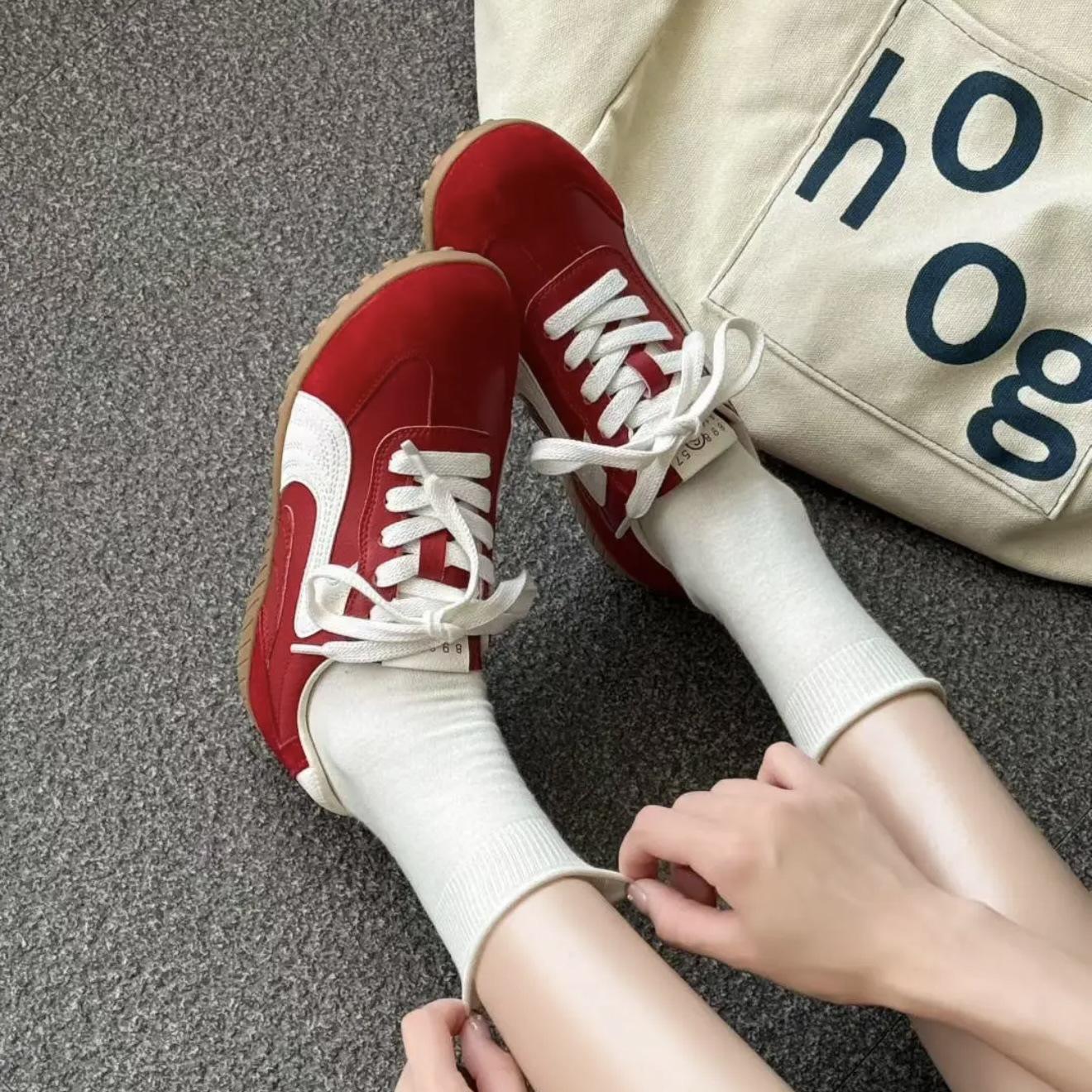 

Женские кроссовки для тренировок Форреста Гампа 2025 новые популярные всесезонные суперхит на плоской подошве универсальные маленькие белые спортивные и повседневные кеды 40 красный