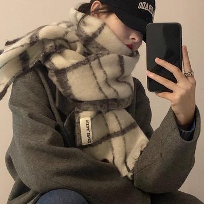 Cool and Elegant Scarf for Women's Autumn and Winter Warmth Versatile Korean Version Thickened Advanced Plaid Scarf for Students