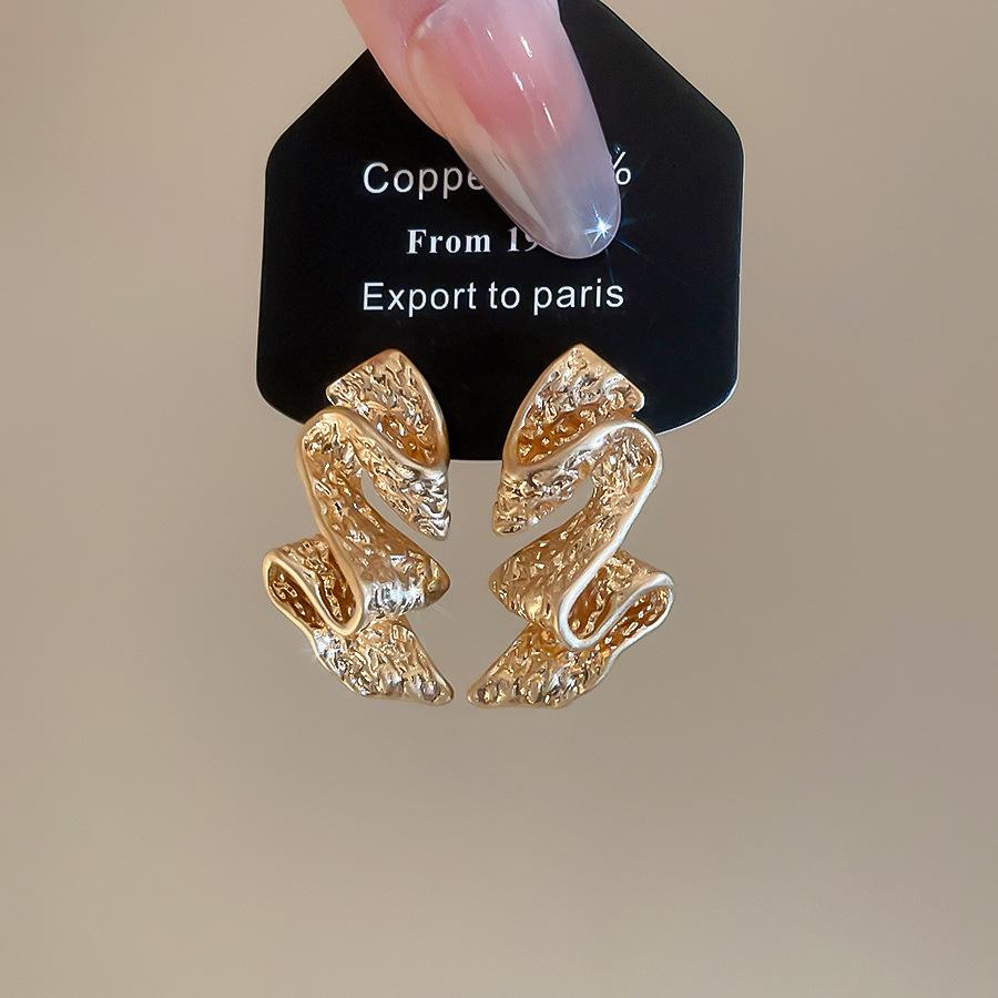 Punk Cool Hammer Tone Metallic Twisted Irregular Geometric Drop Earrings For Women Matte Gold Silver Plated Copper